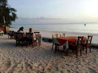Swahili Villa Coco 2Br Apartment 700M To Beach Mombasa Exterior foto